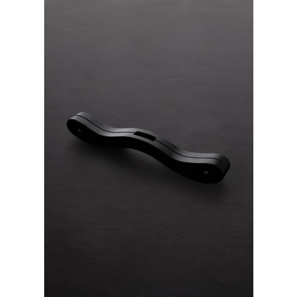 Must puidust peenisepuur