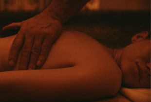 Erootiline massaaž: Kuidas anda partnerile sensuaalset massaaži