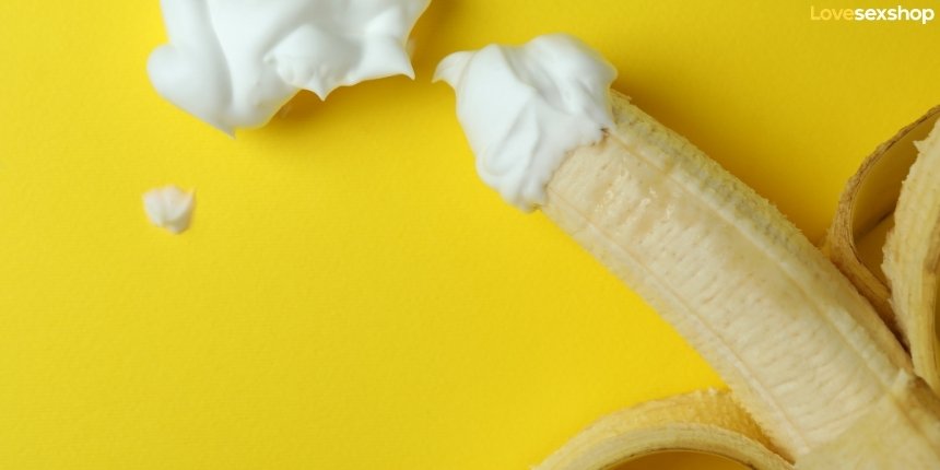Koorega banaan kollasel taustal - visuaalne metafoor meeste intiimtervisele